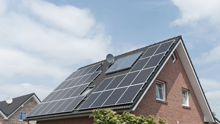 Ontdek hier als uw dak geschikt is voor zonnepanelen